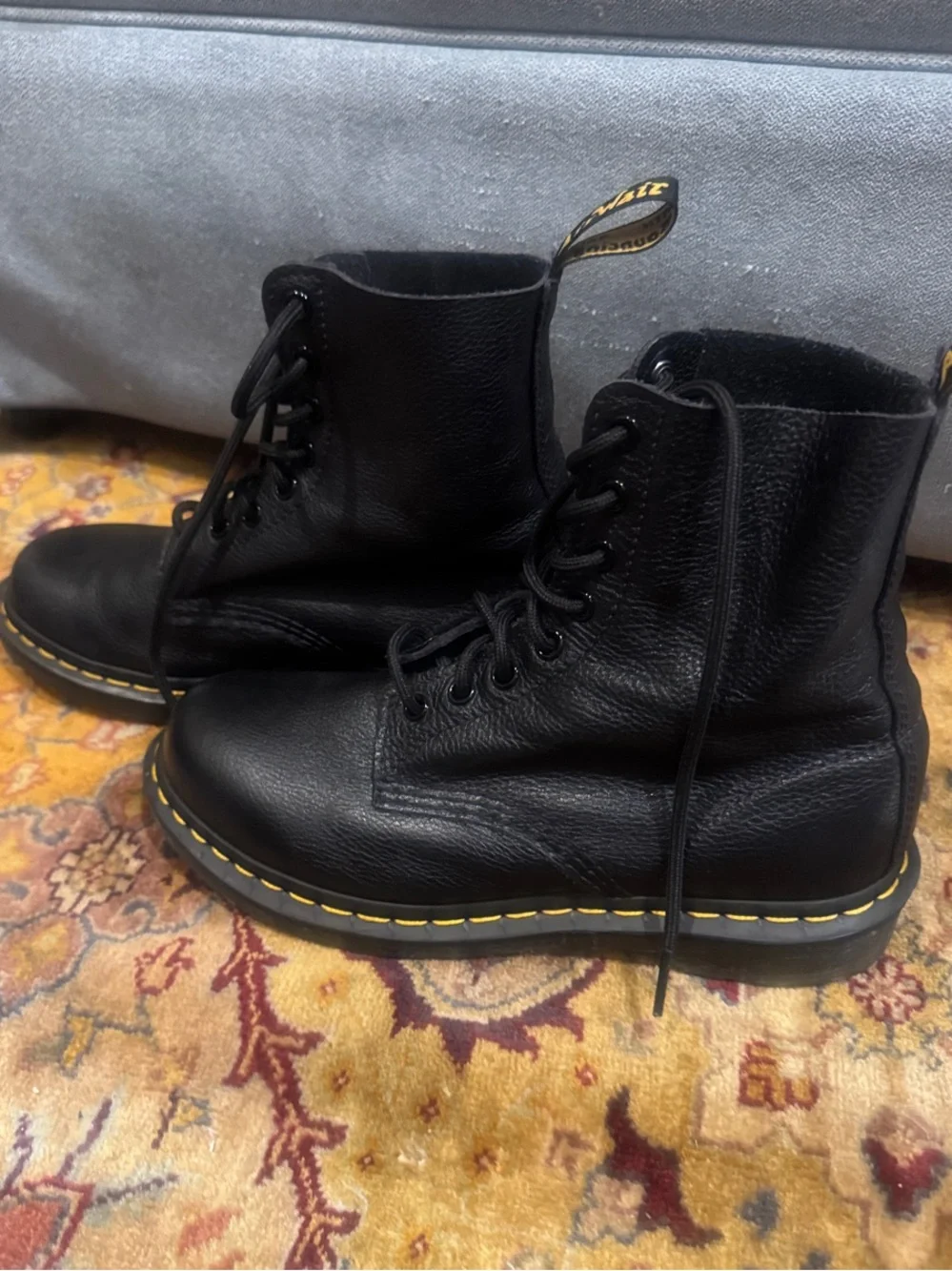 Dr. Martens Black Leather 8-Eye Lace-Up Boots/ Yellow Stitching size L 7/ M 6